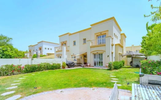 LAKE VIEW | CONVERTED 4 BEDROOM | VACANT