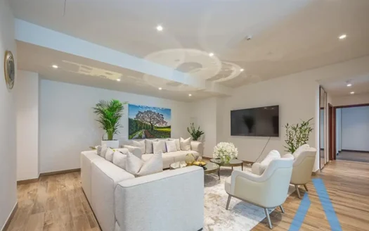 Duplex Villa | Fully Furnished | Upgraded | VOT